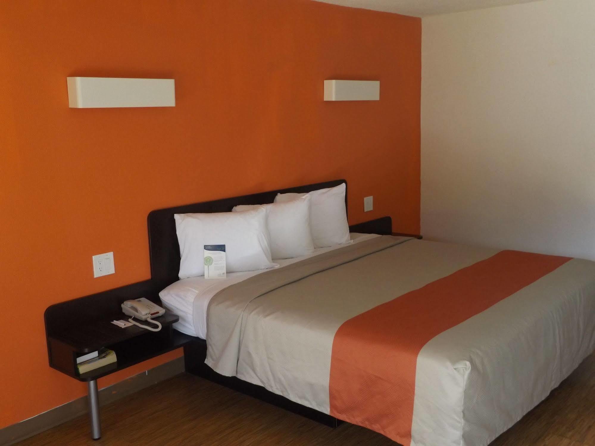 Motel 6 Glendale Az Exterior photo